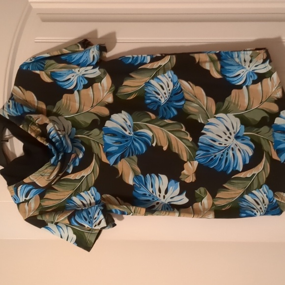 Men's size small 8ighth  Dstrkt Short sleeve Hawaiian hoodie with front pockets - Picture 3 of 4